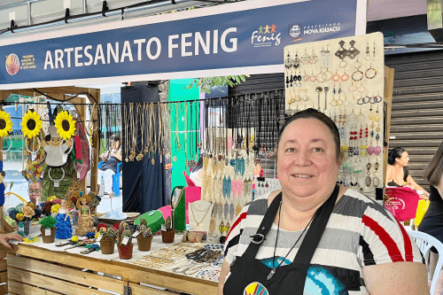 Márcia Sueli é artesã de Nova Iguaçu, criadora de bijuterias. Ela participa das feiras da Fenig e é uma das coordenadoras da Feira Top de Artesanato, no TopShopping