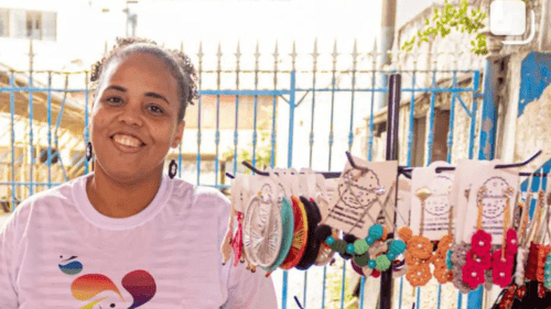 A artesã Luiza Daiana da Tramando a 2. Artesã de Nova Iguaçu