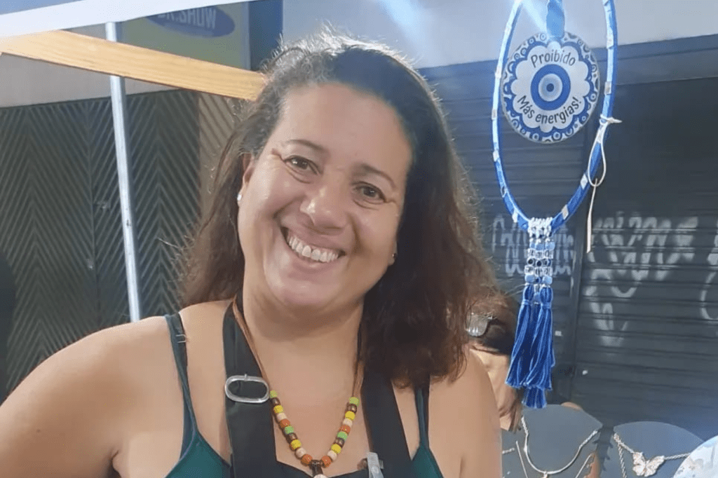 Ana Morais, artesã de Nova Iguaçu cadastrada na Fenig