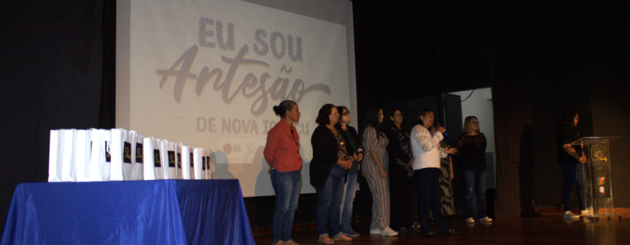 Entrega das carteirinhas de artesão